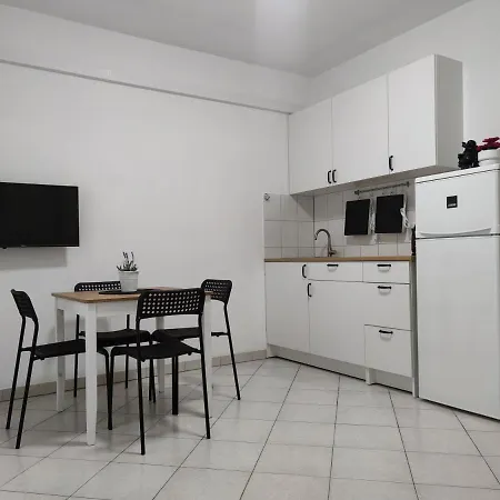 Mihaljevic Apartment Omis