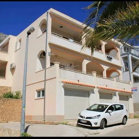 Mihaljevic Apartment Omis